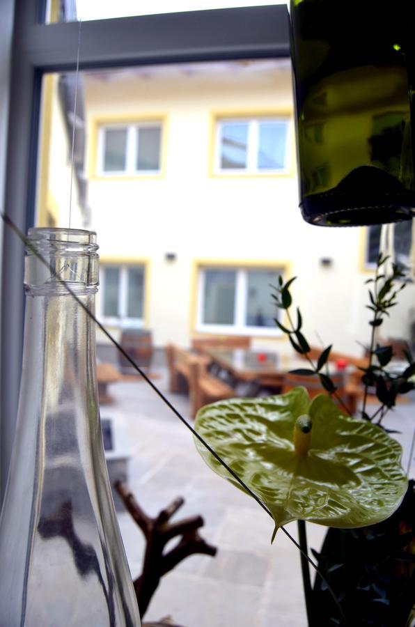 Pension Zum Strell Hollabrunn Esterno foto