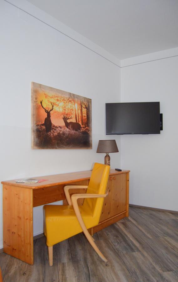 Pension Zum Strell Hollabrunn Esterno foto