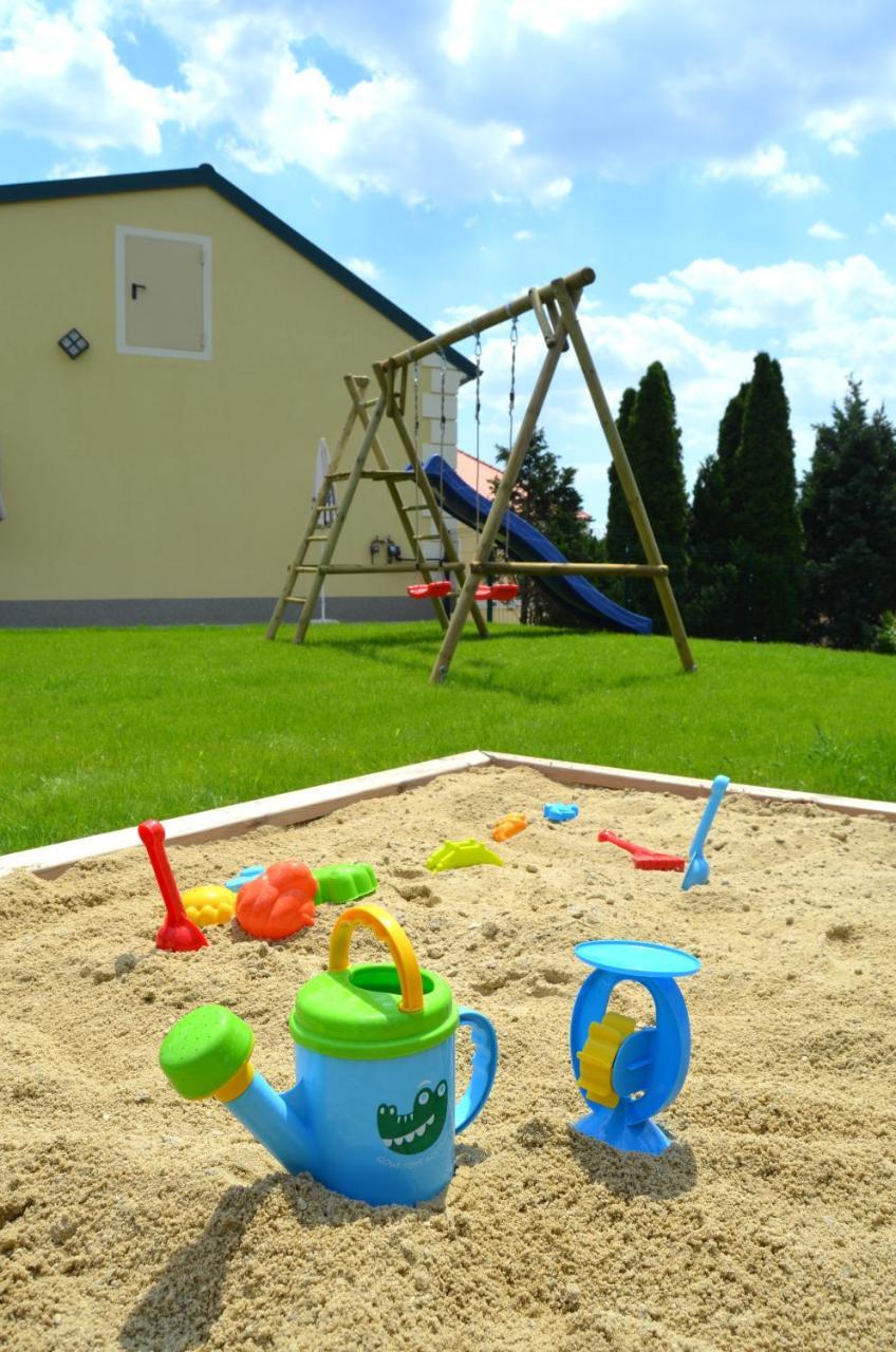 Pension Zum Strell Hollabrunn Esterno foto